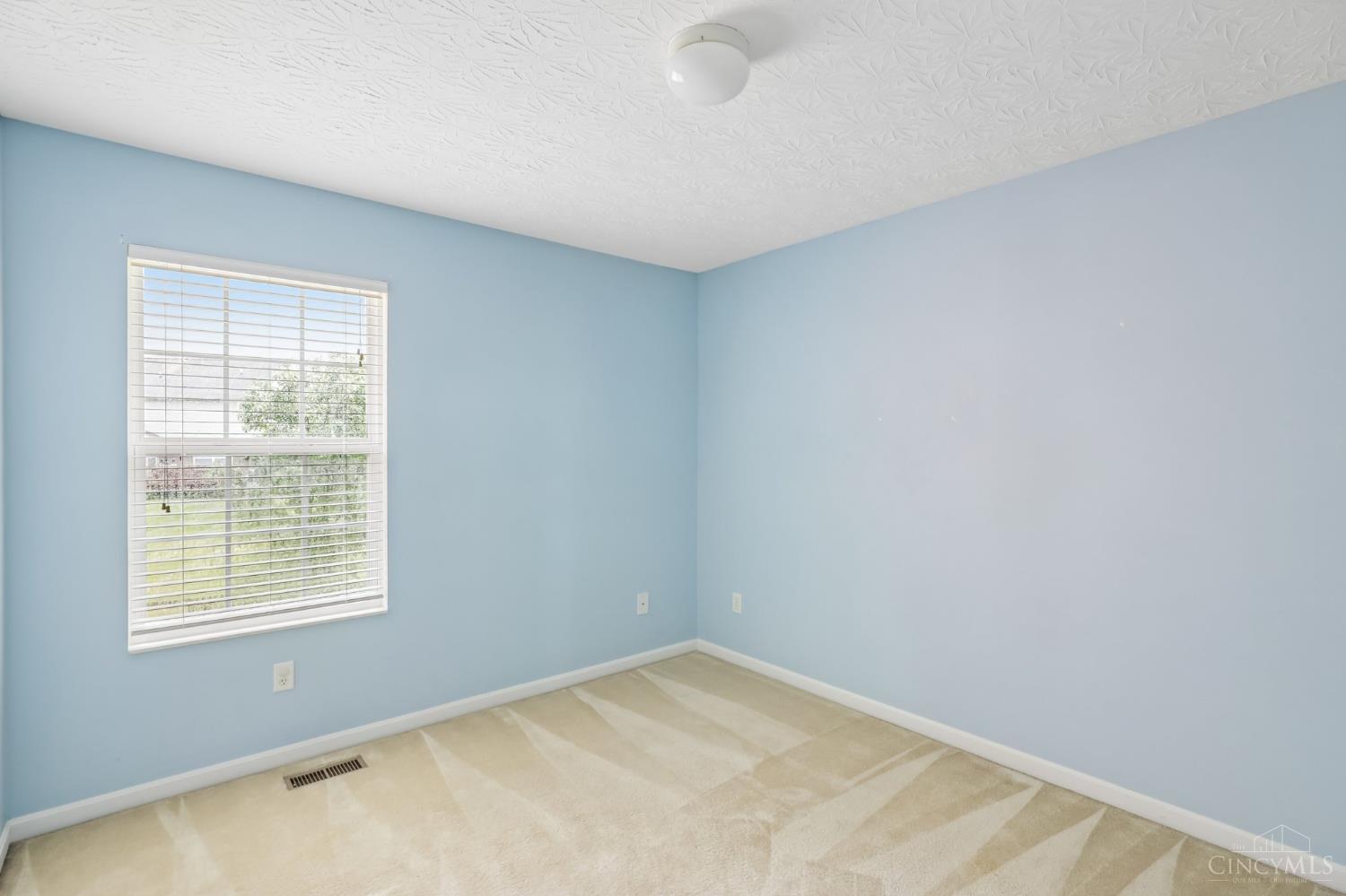 5798 Hawthorne Reserves Drive