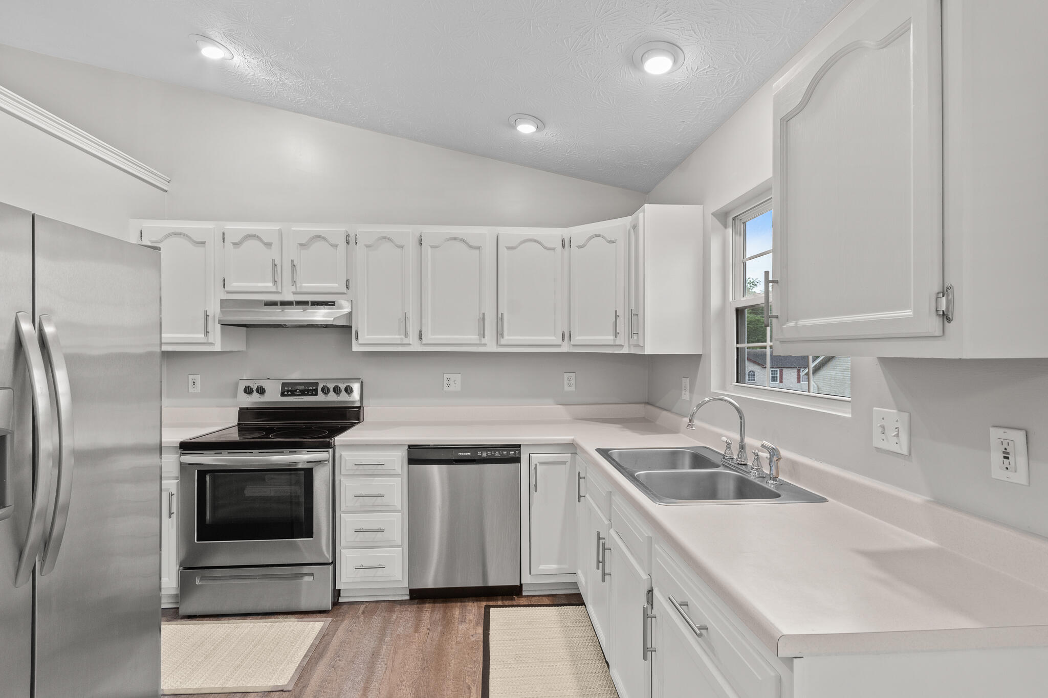 287 Redwood Drive