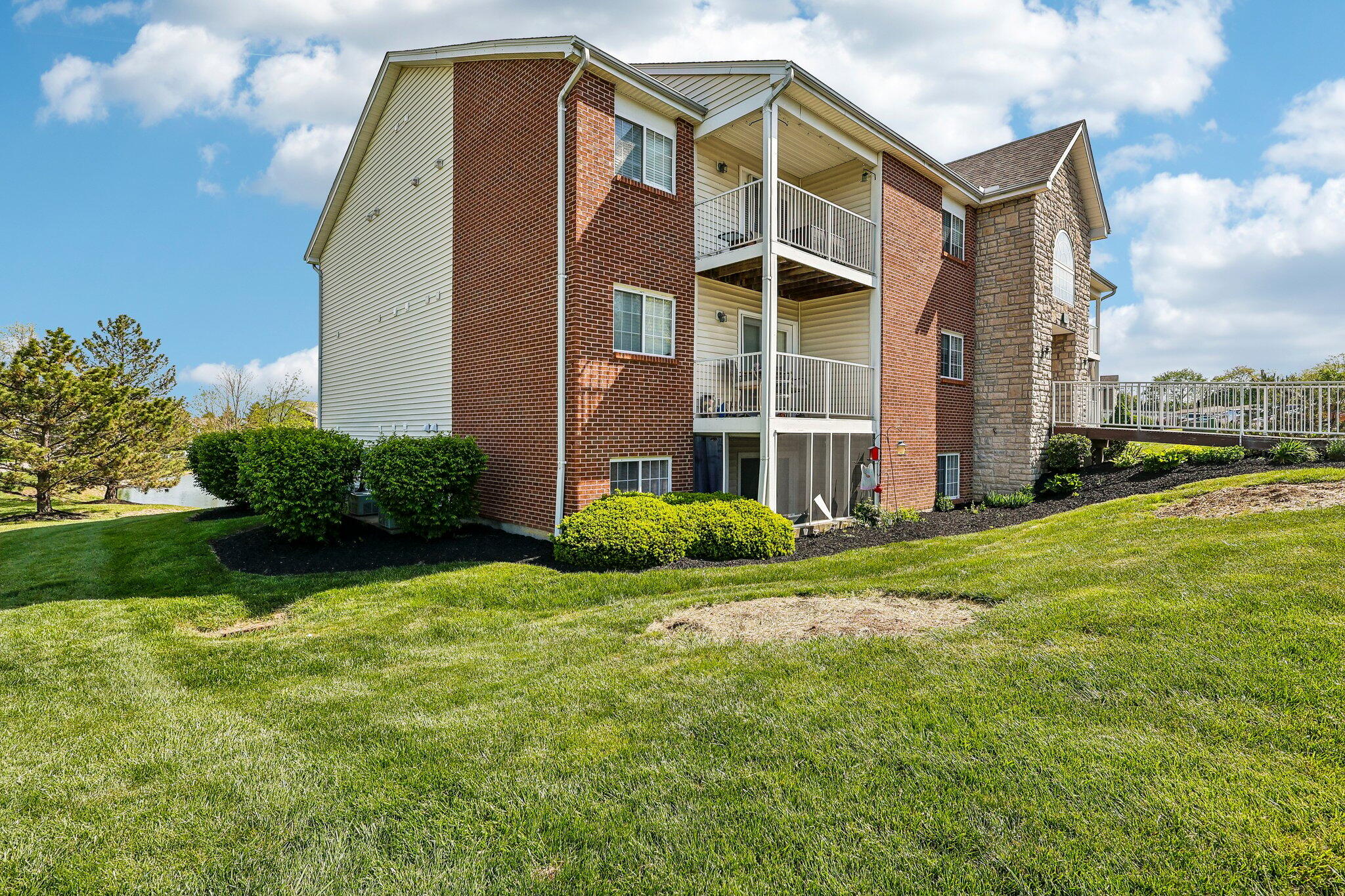 660 Friars Lane, 1