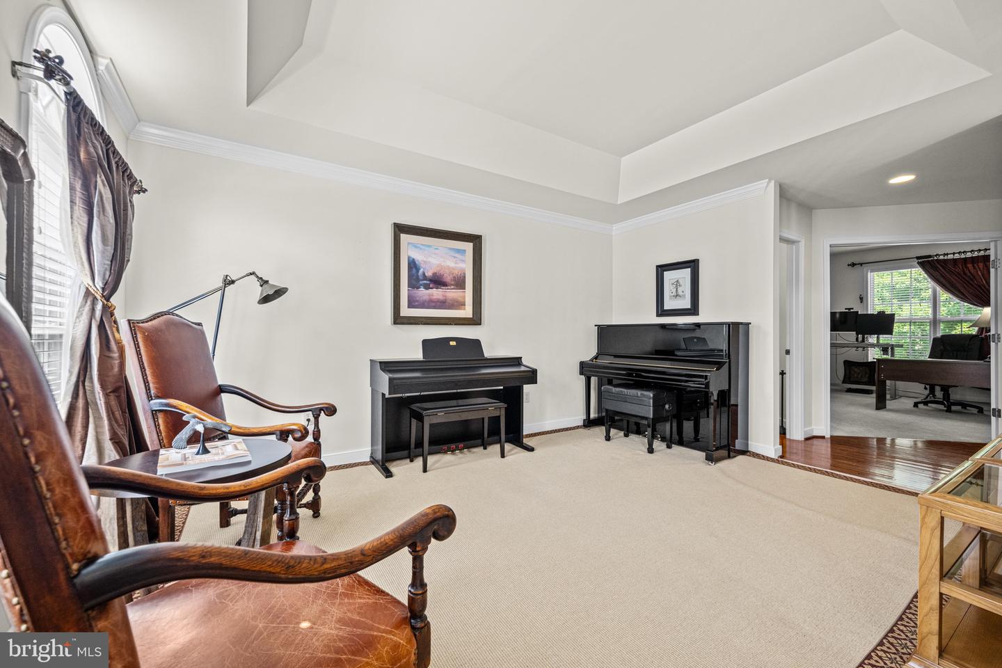 9010 Labrador Ln