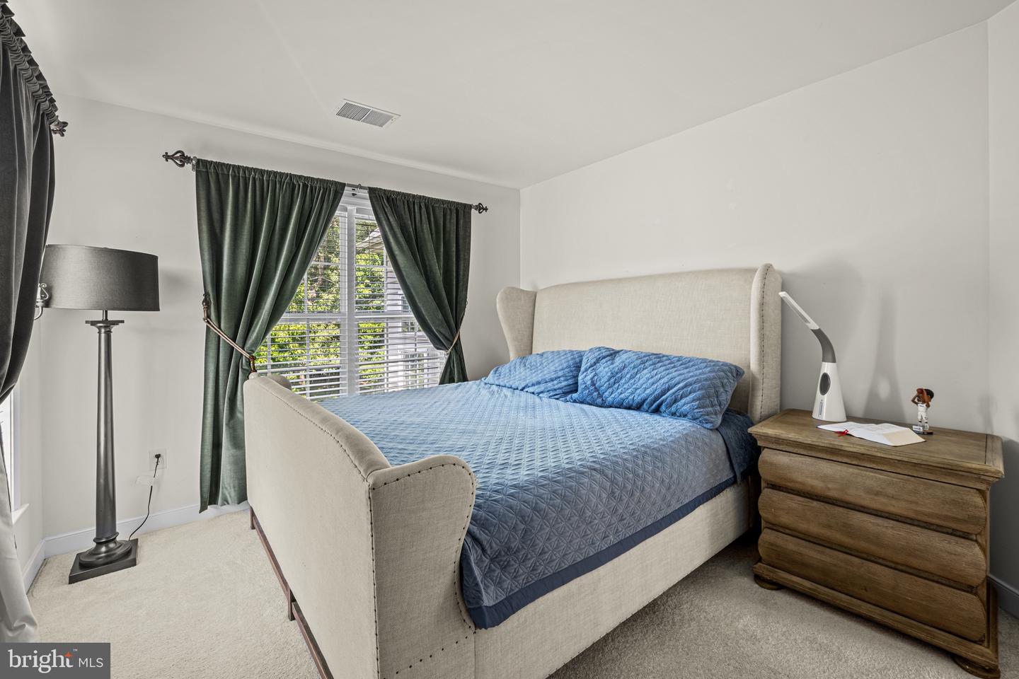 9010 Labrador Ln