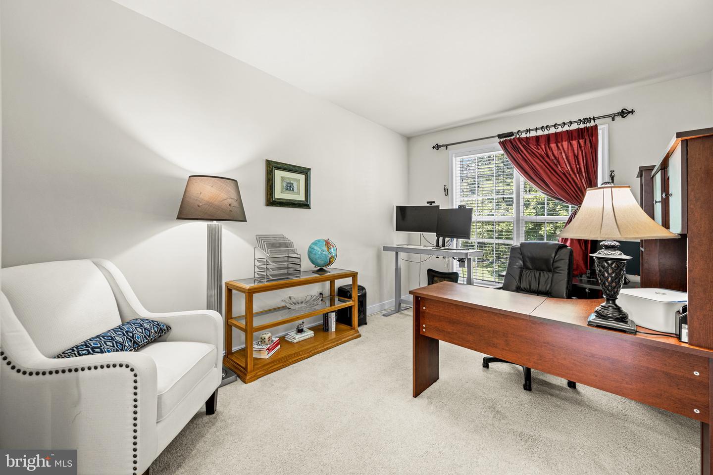 9010 Labrador Ln