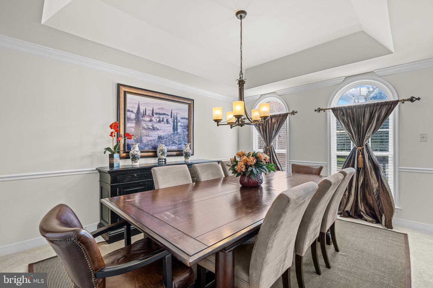 9010 Labrador Ln