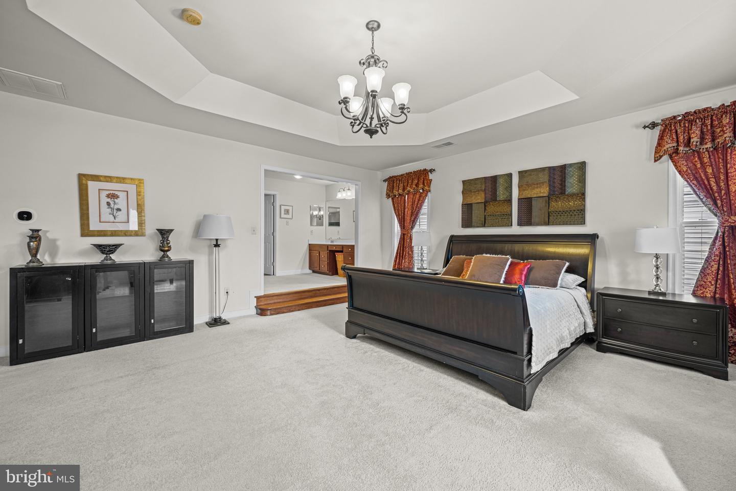 9010 Labrador Ln