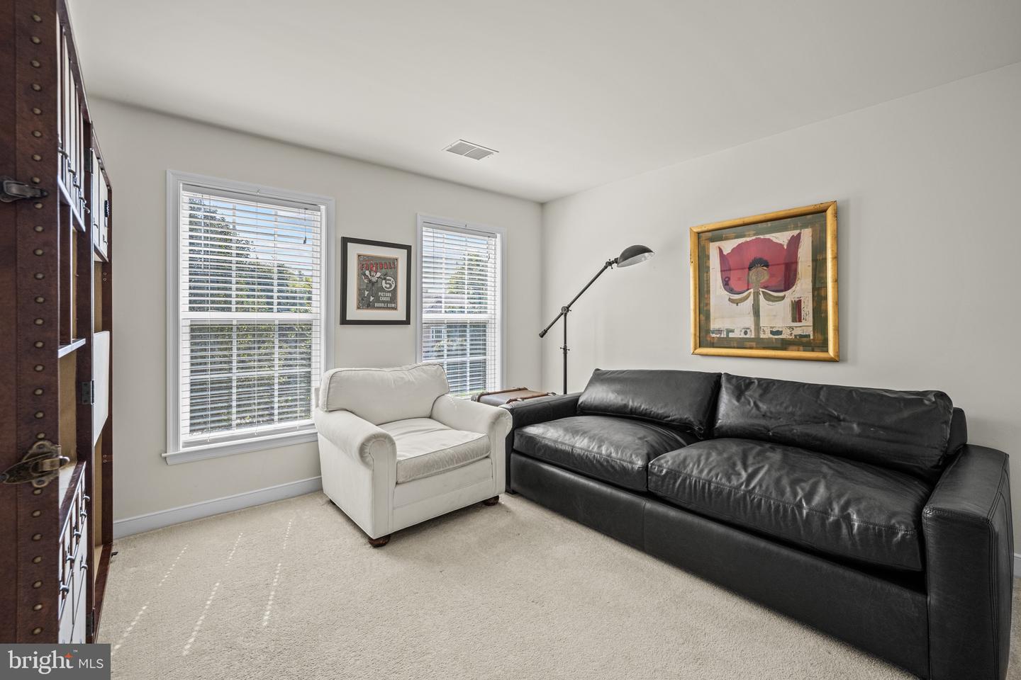 9010 Labrador Ln