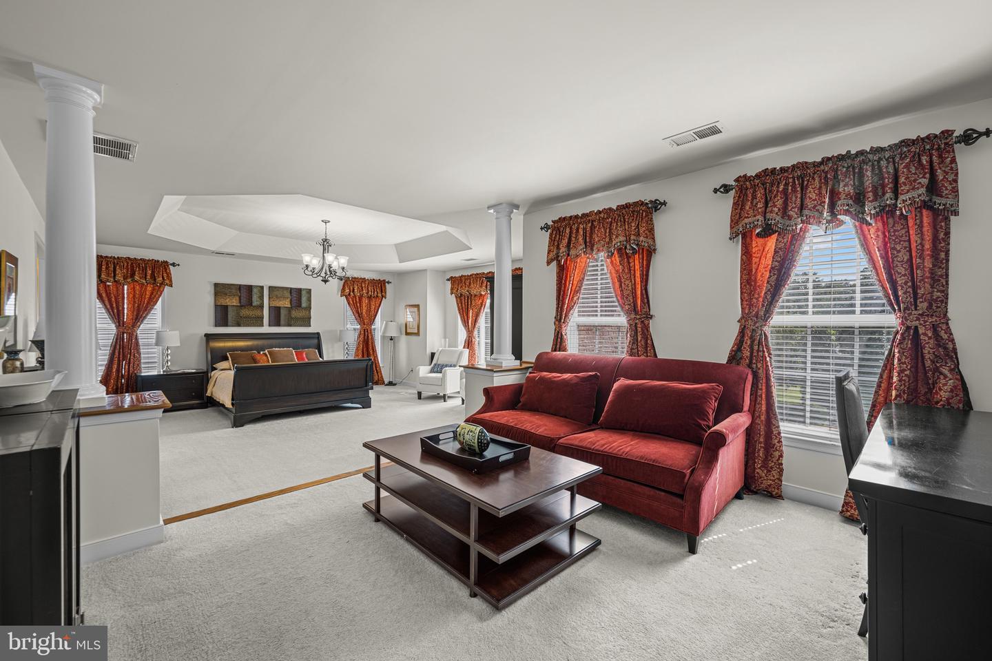 9010 Labrador Ln