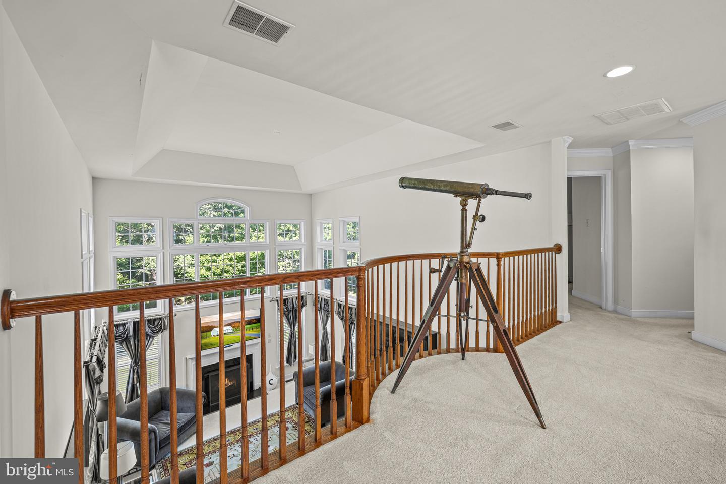 9010 Labrador Ln