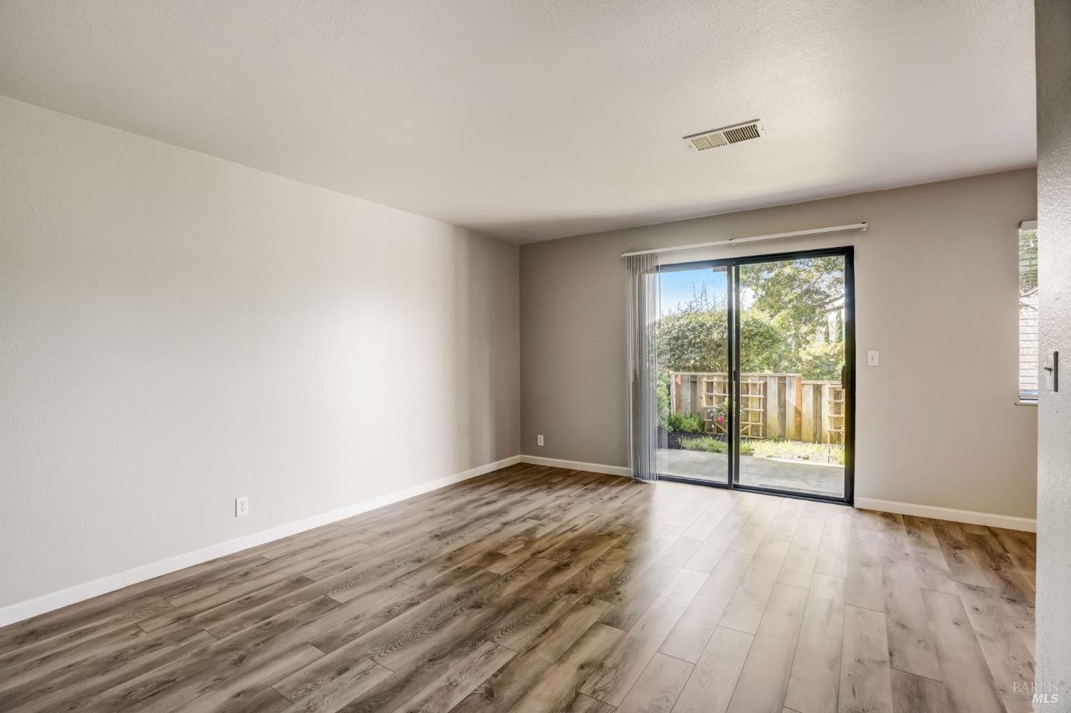 900 Cambridge Dr #133