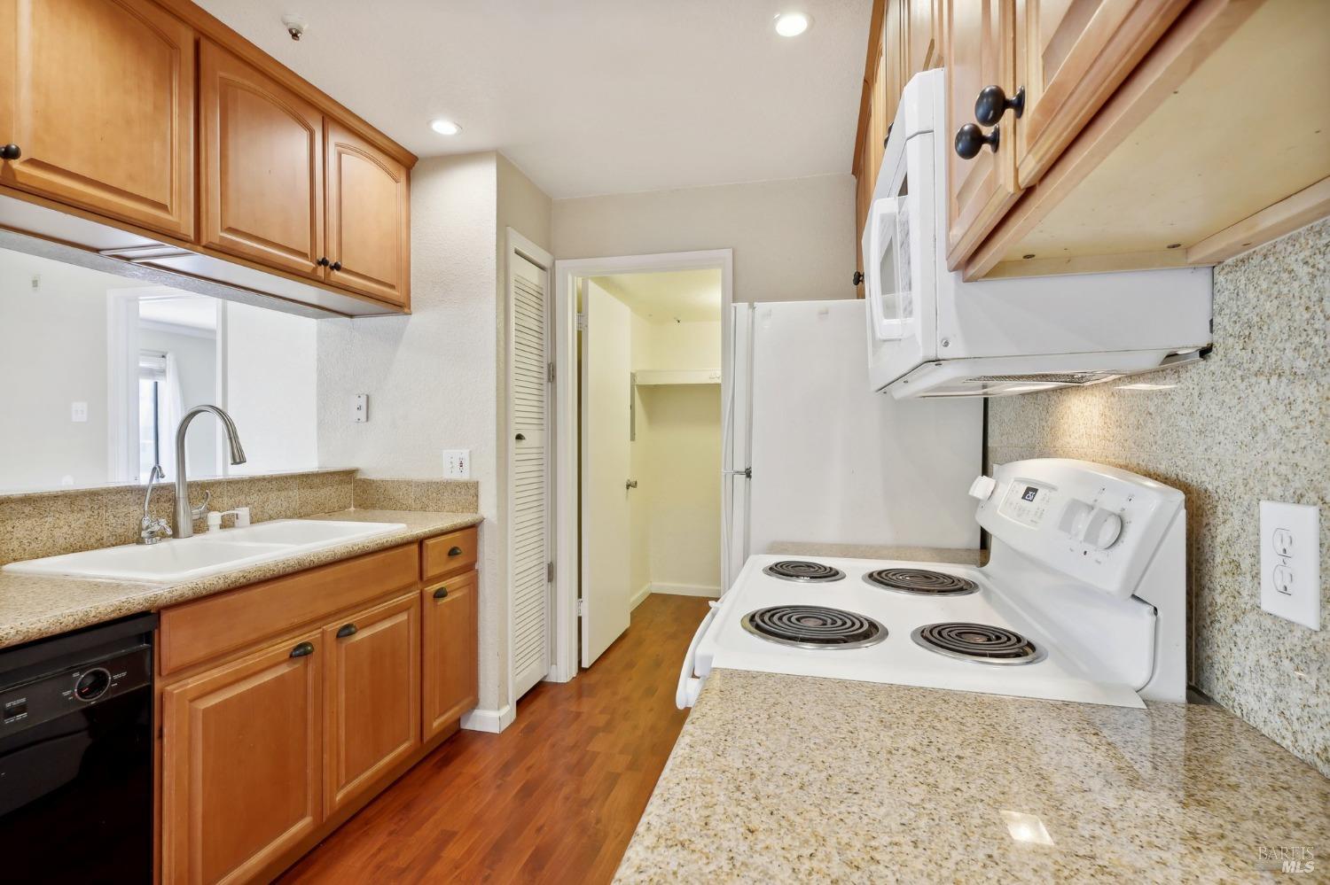 1201 Glen Cove Pkwy #713