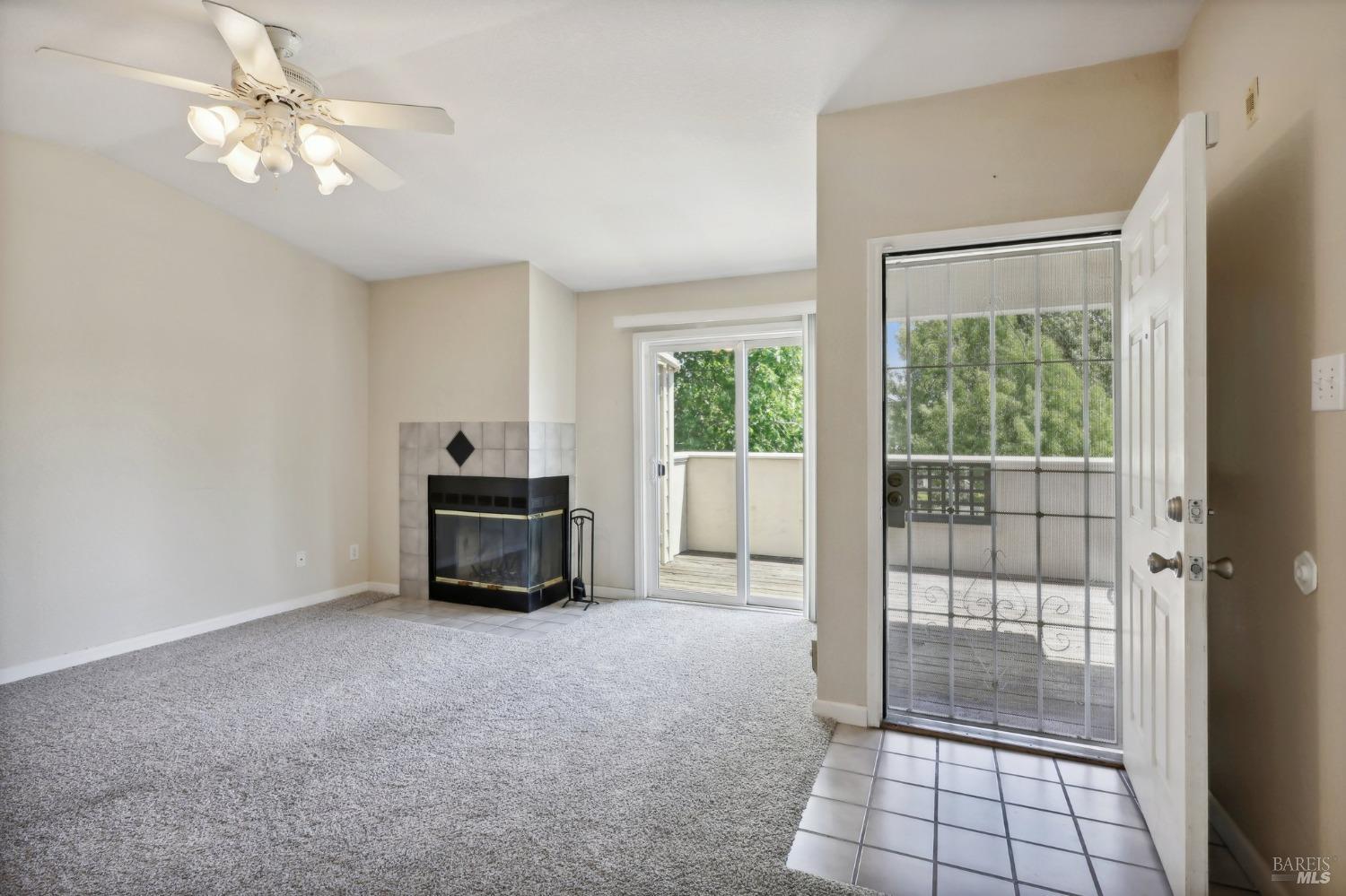 1201 Glen Cove Pkwy #713