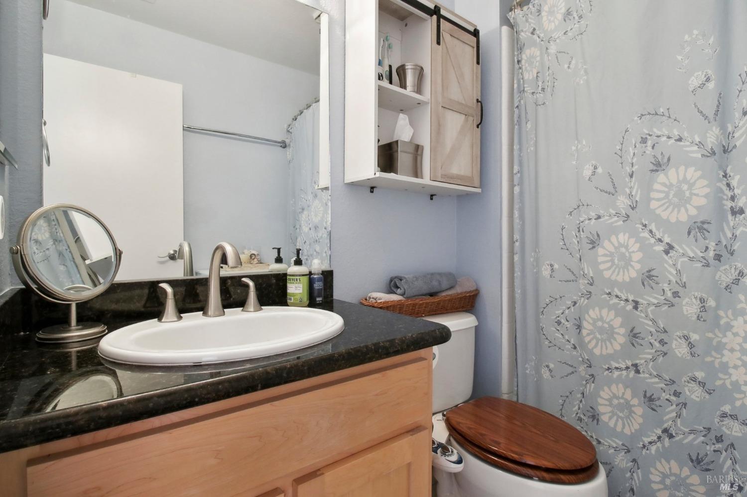 900 Cambridge Dr #18