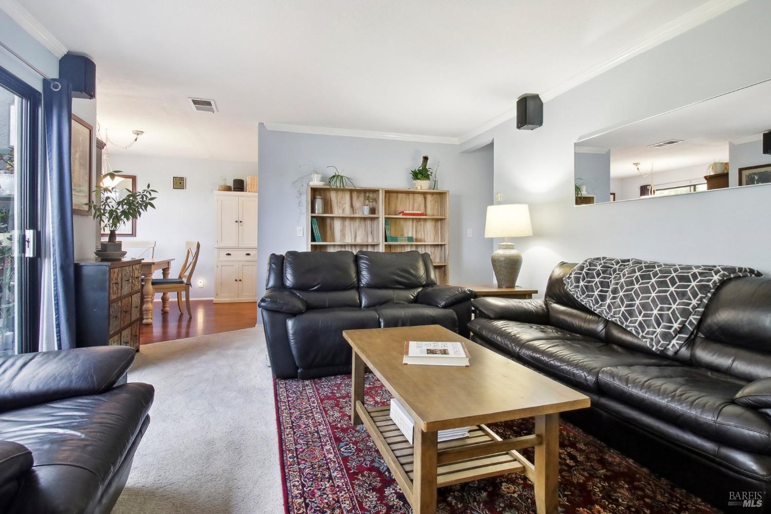 900 Cambridge Dr #18