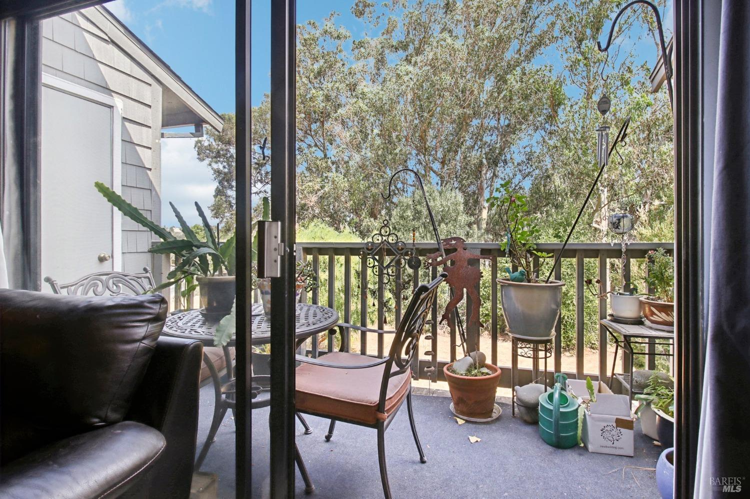 900 Cambridge Dr #18