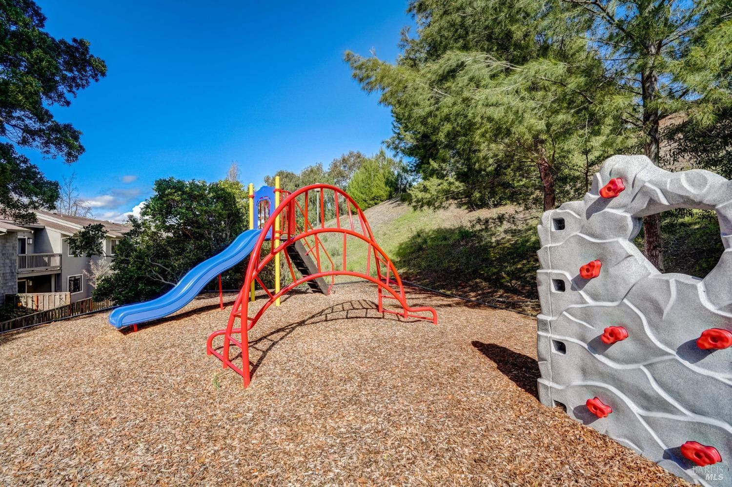 900 Cambridge Dr #18