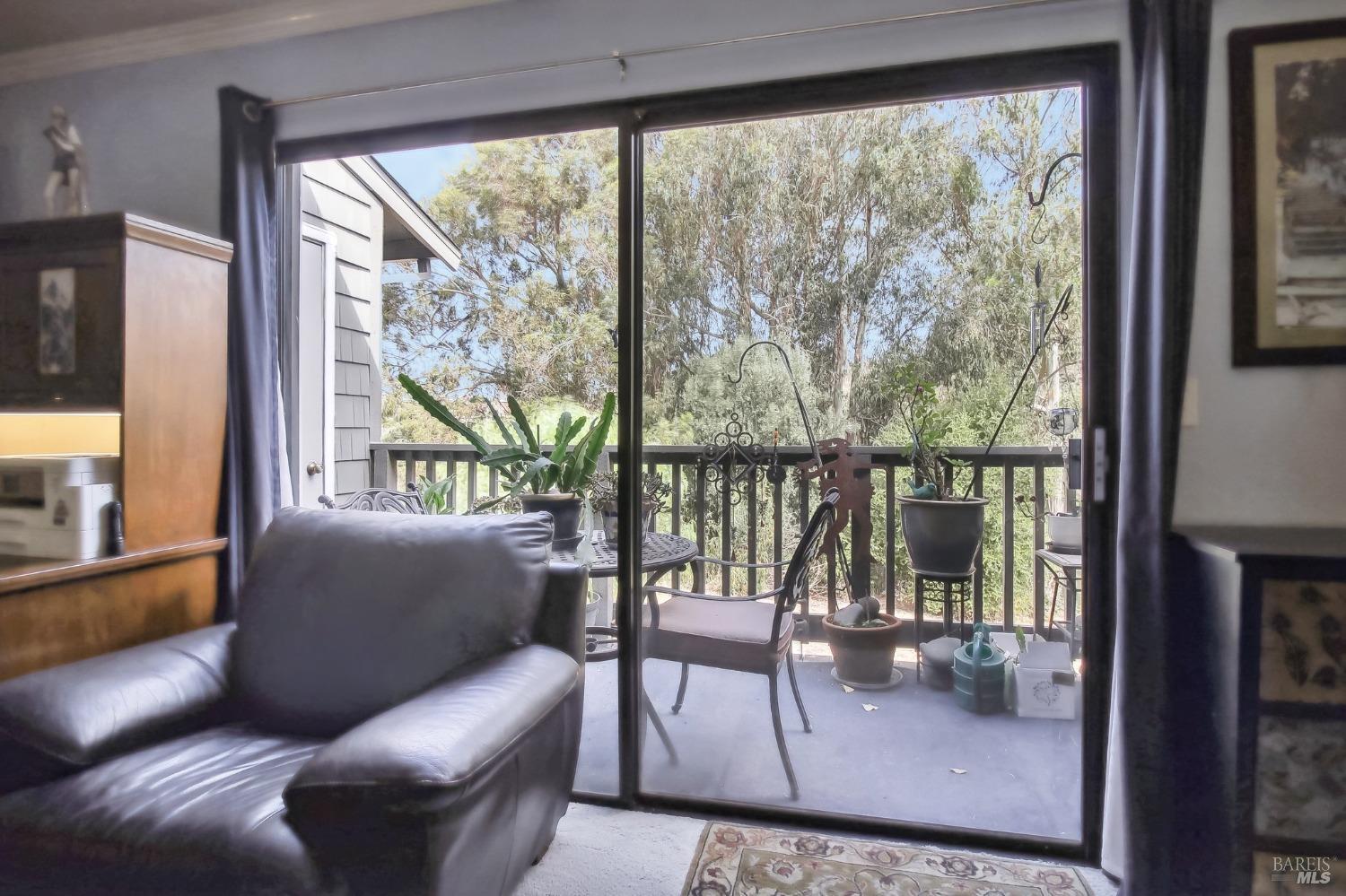 900 Cambridge Dr #18