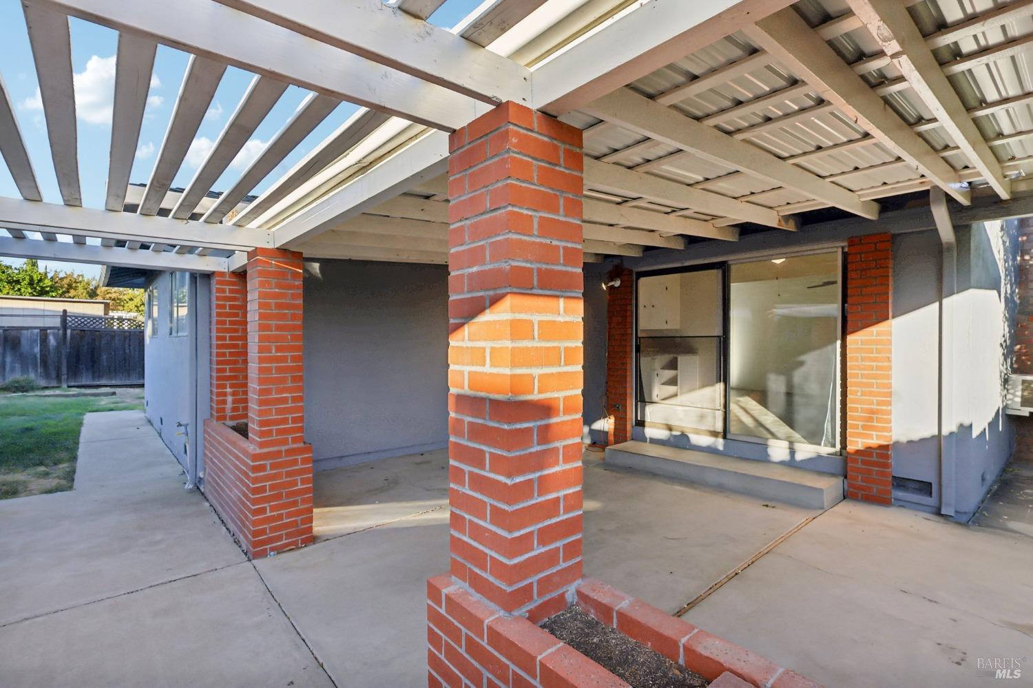 2964 N Francisco Way