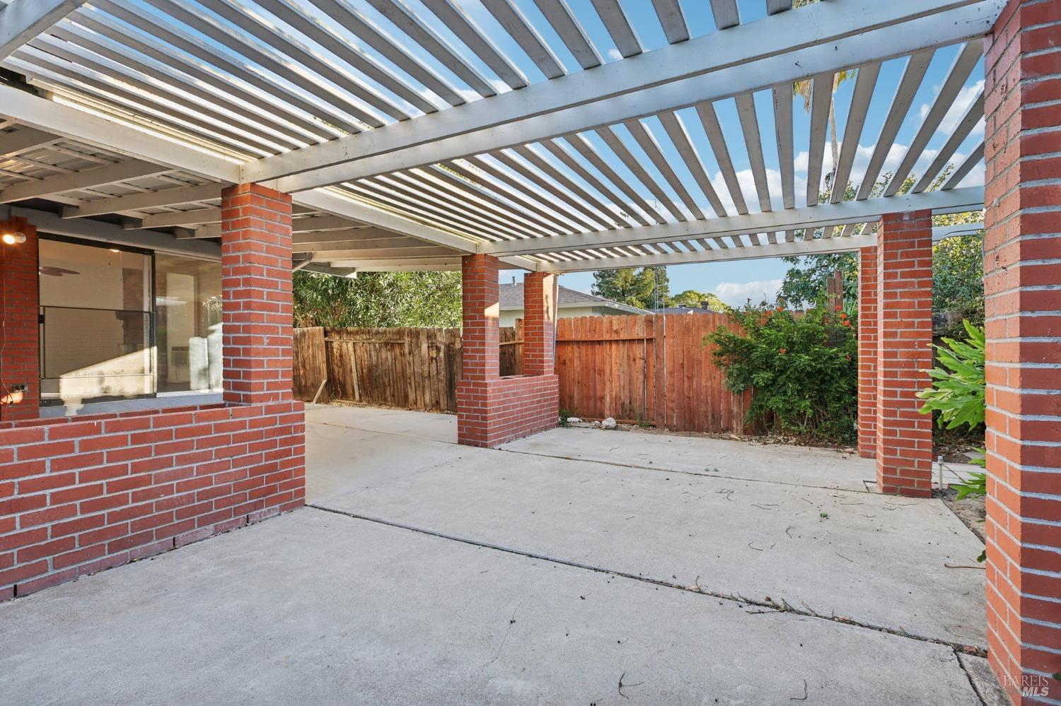 2964 N Francisco Way