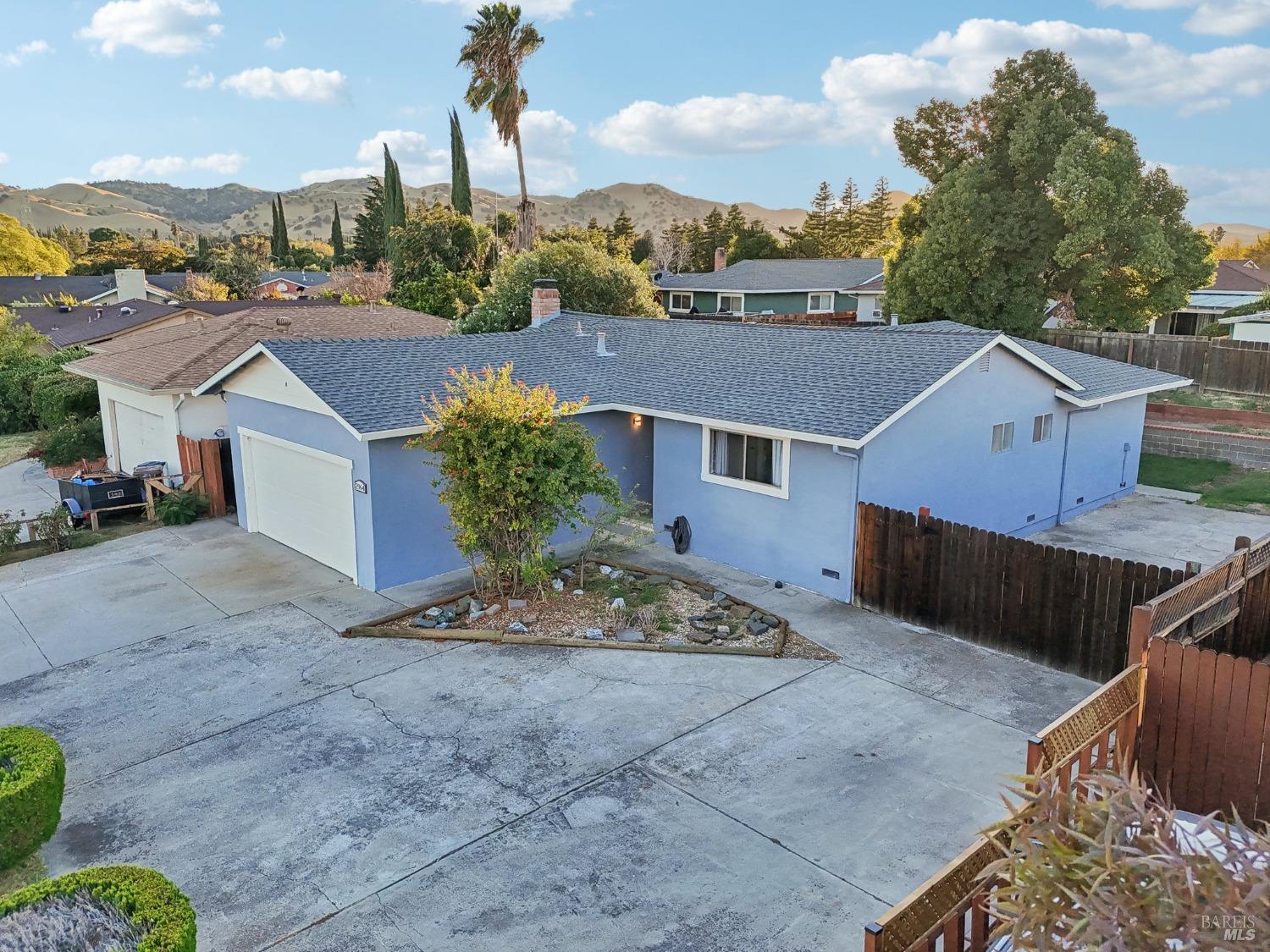 2964 N Francisco Way