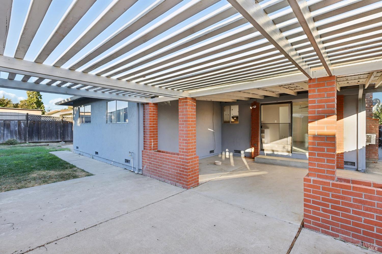 2964 N Francisco Way