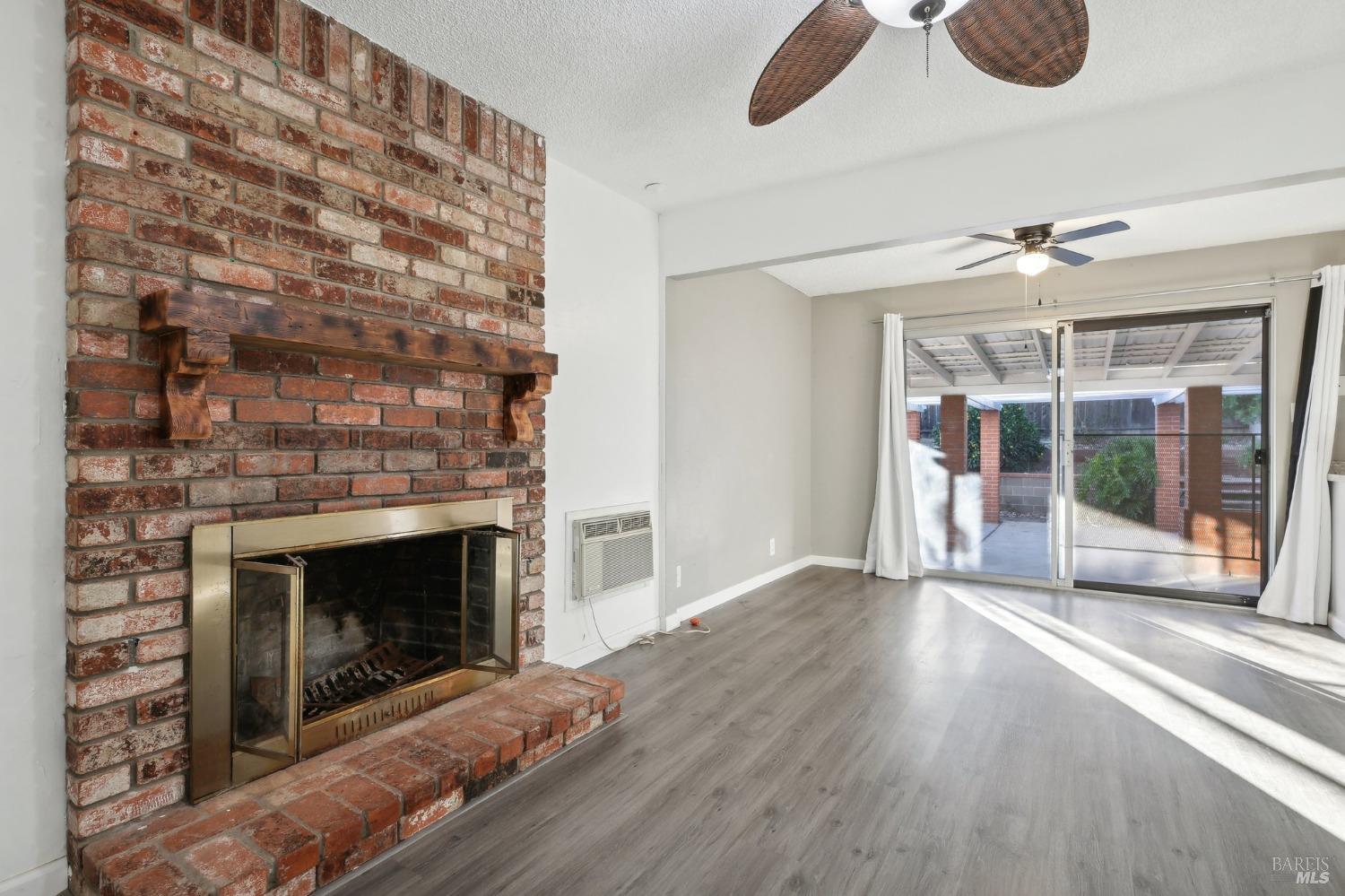 2964 N Francisco Way