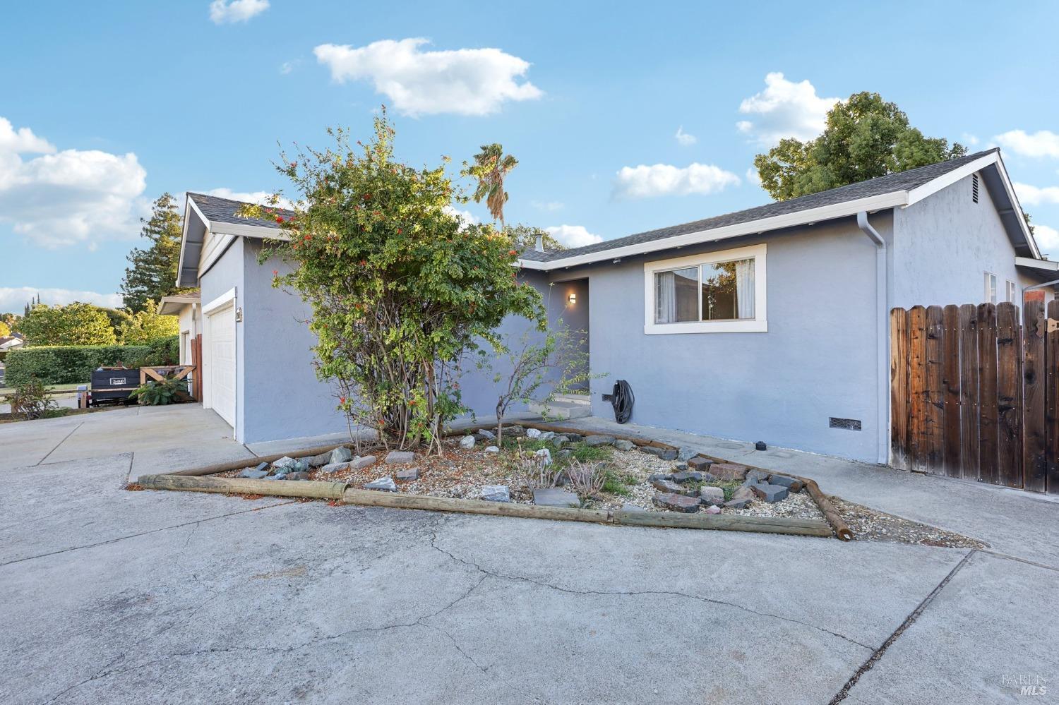 2964 N Francisco Way