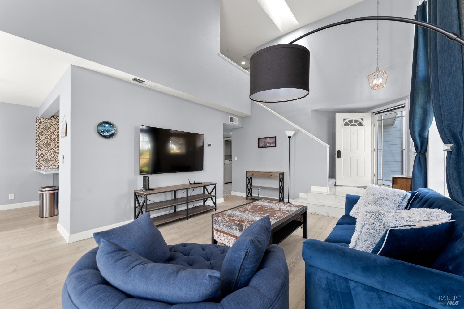 901 Point Reyes Ct #1