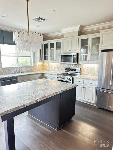 2056 Parsons Dr