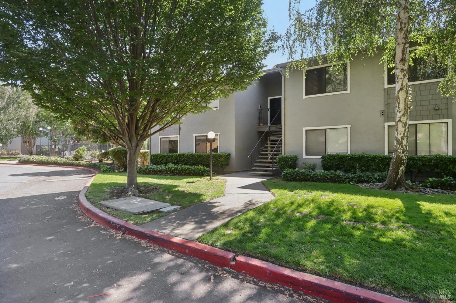 900 Cambridge Dr #51