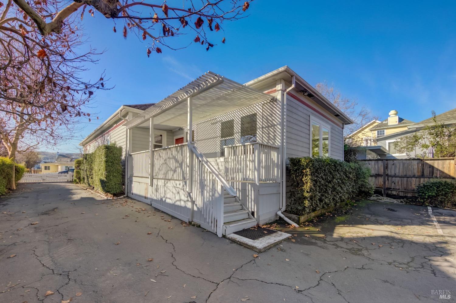 159 E D Street