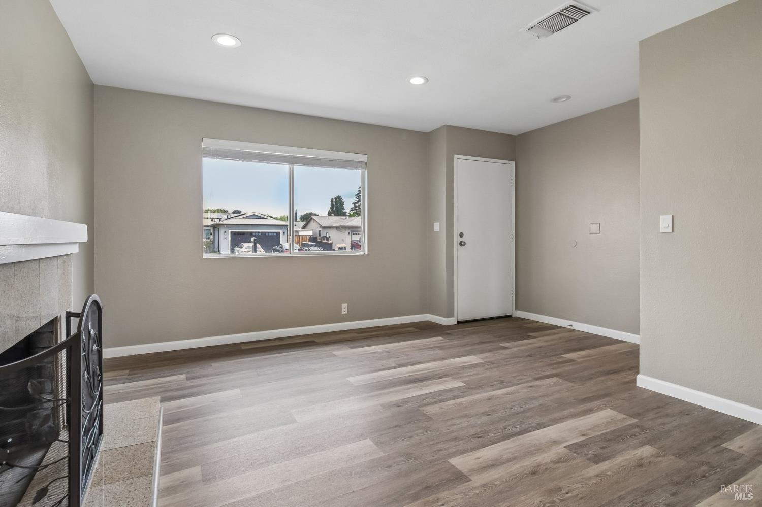341 Shoveller Drive