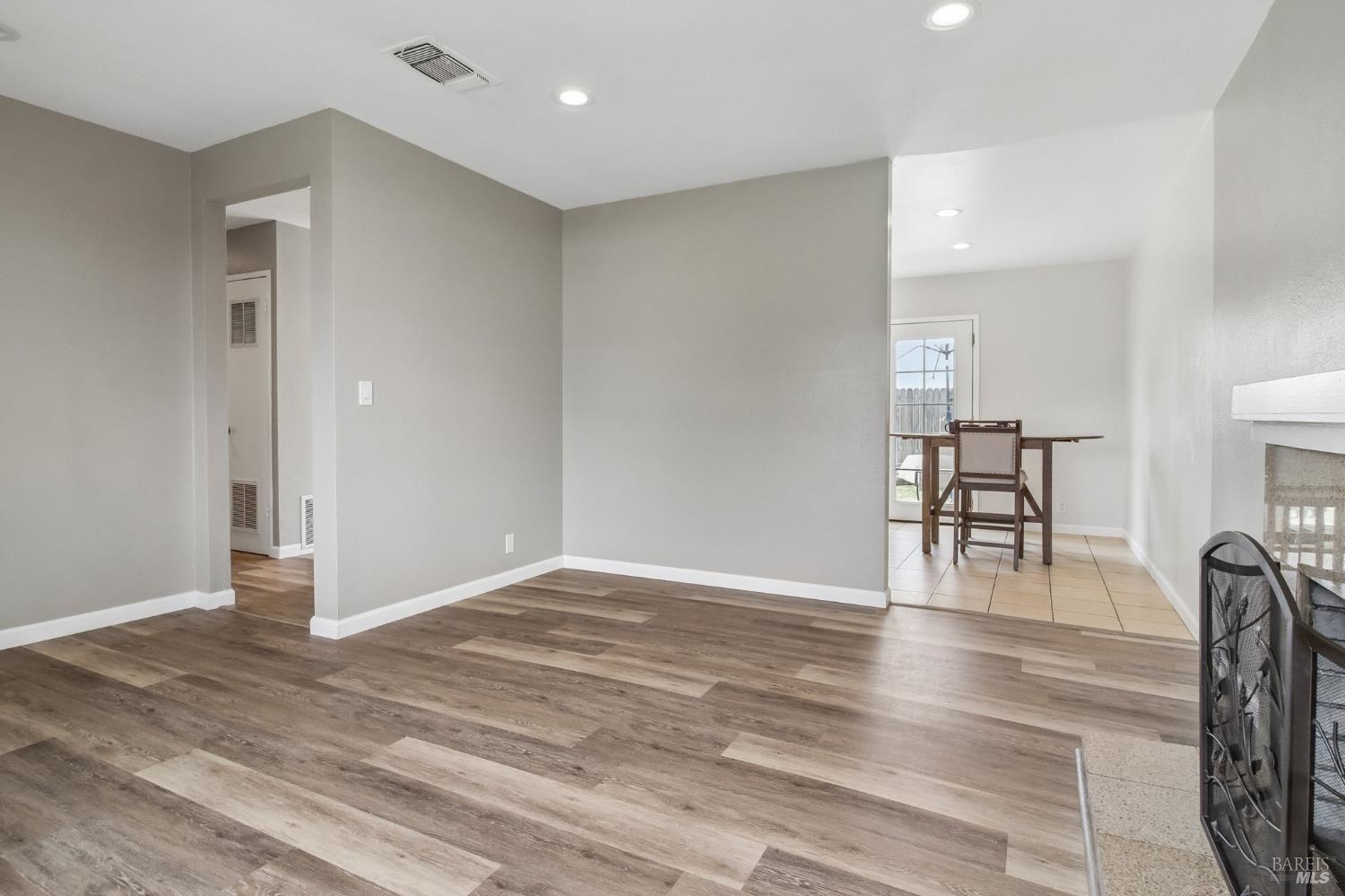 341 Shoveller Drive