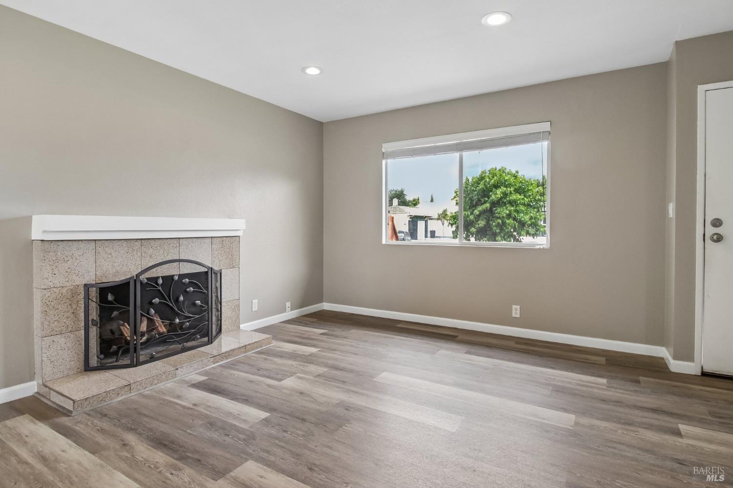 341 Shoveller Drive