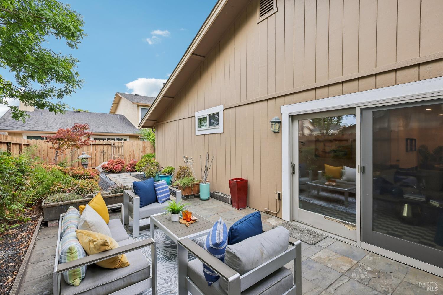 1140 Grove Circle