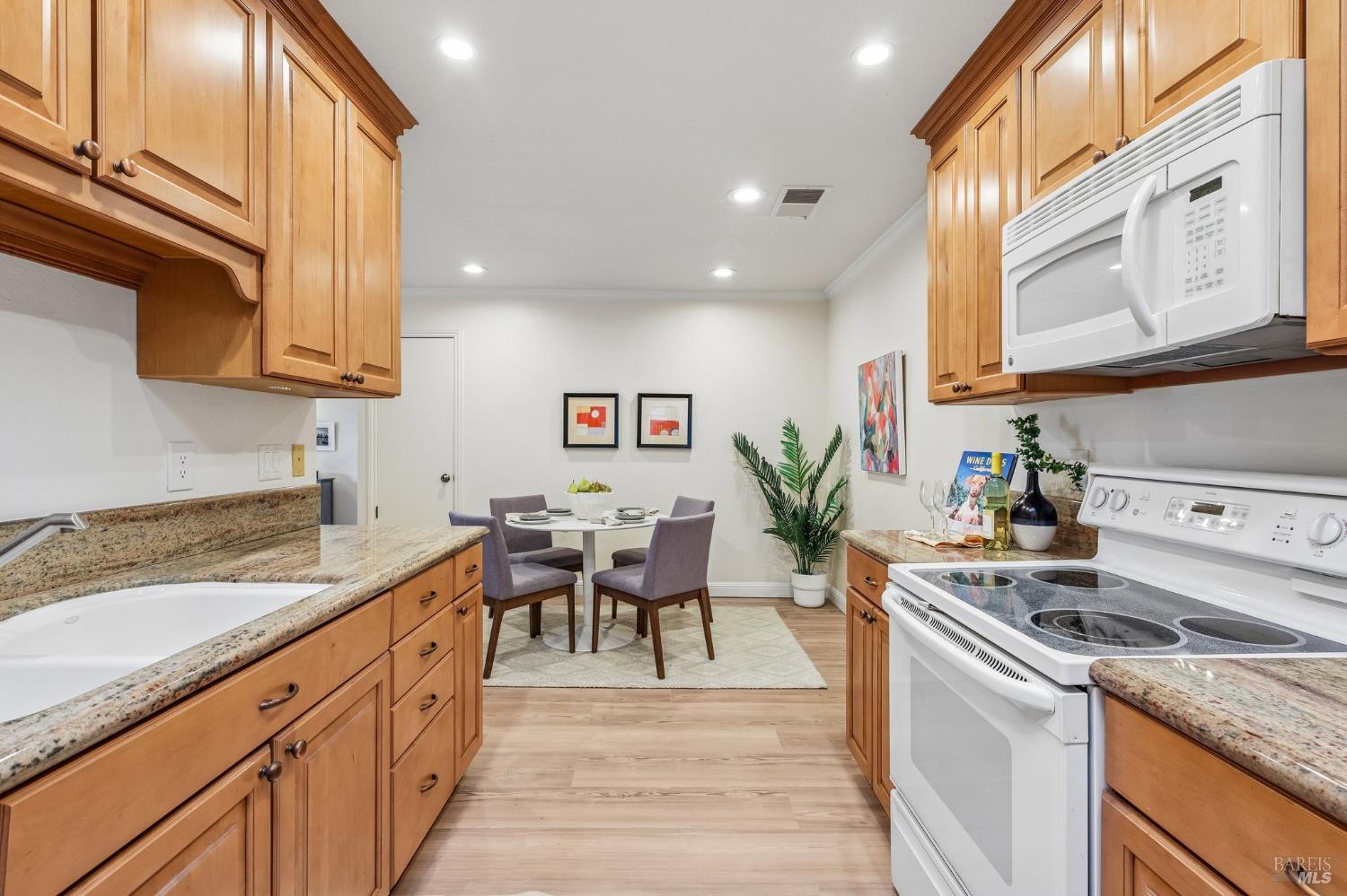 1140 Grove Circle