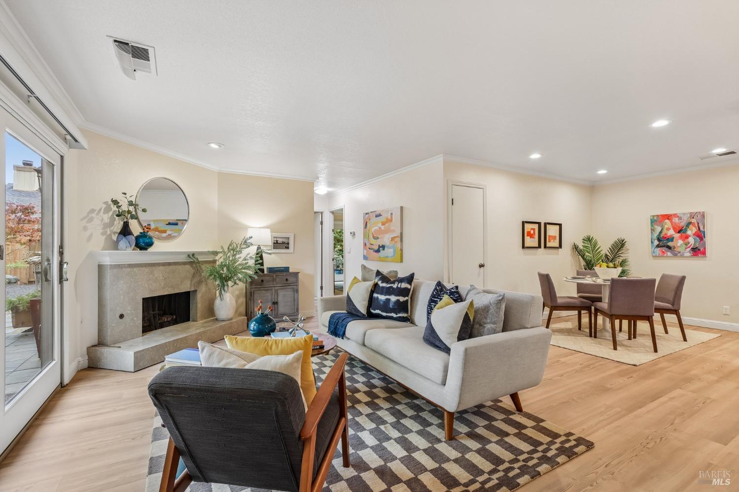 1140 Grove Circle
