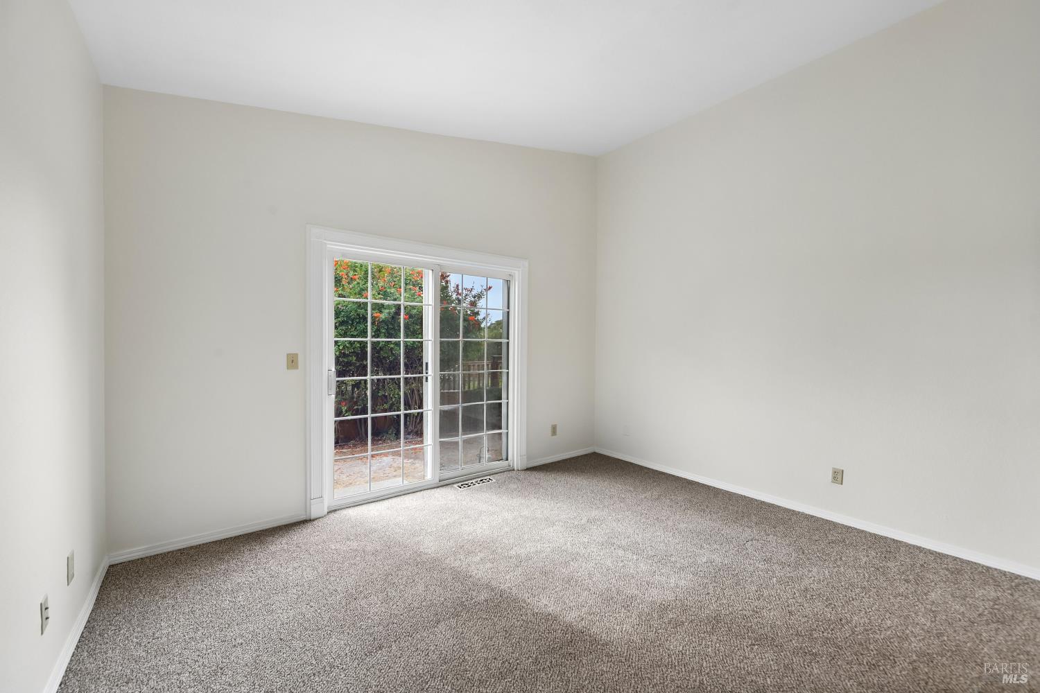 100 Phoenix Circle
