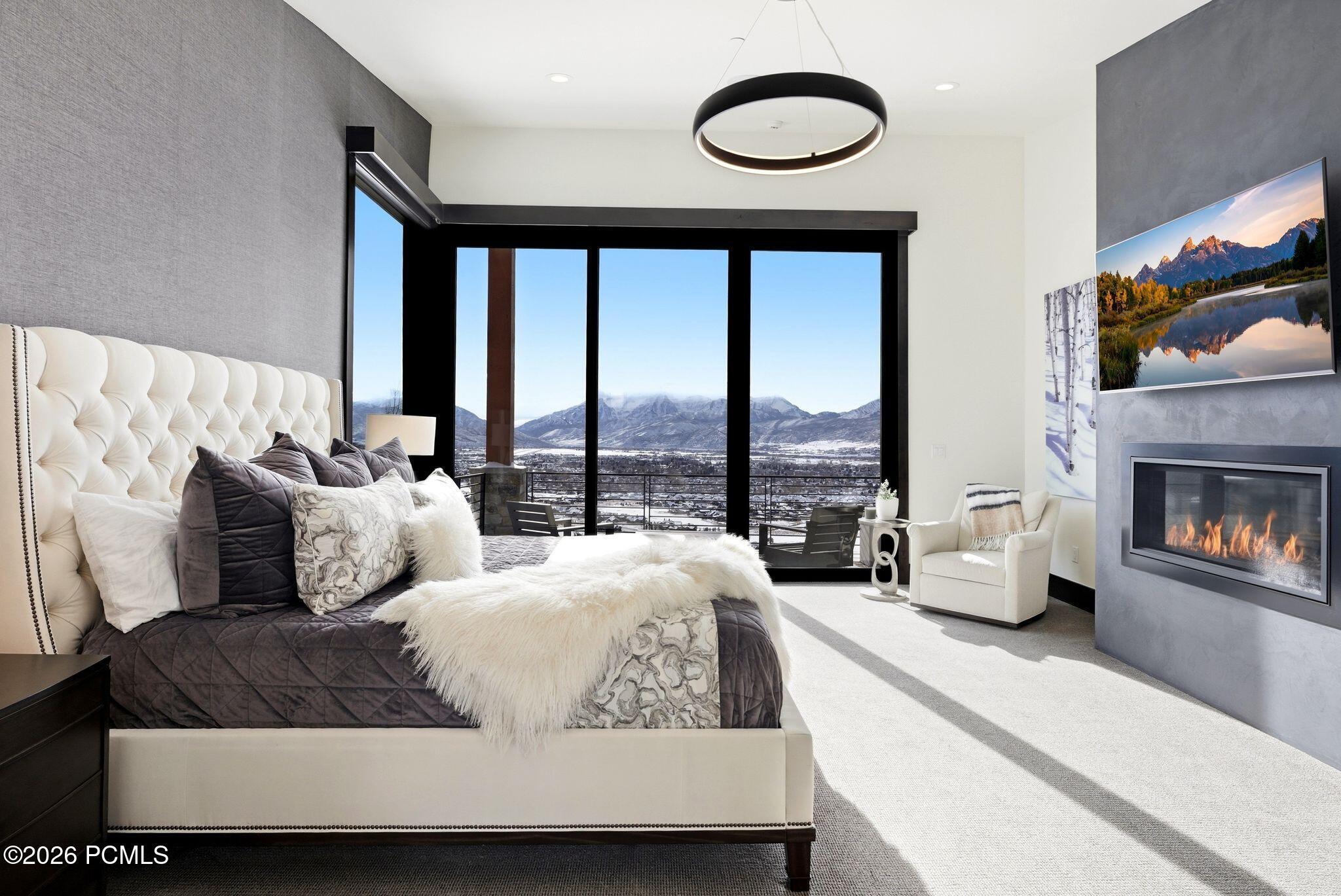 1125 N Explorer Peak Dr