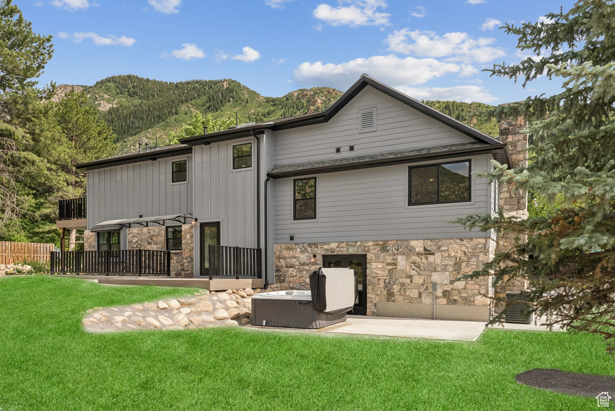 3787 E LITTLE COTTONWOOD LN