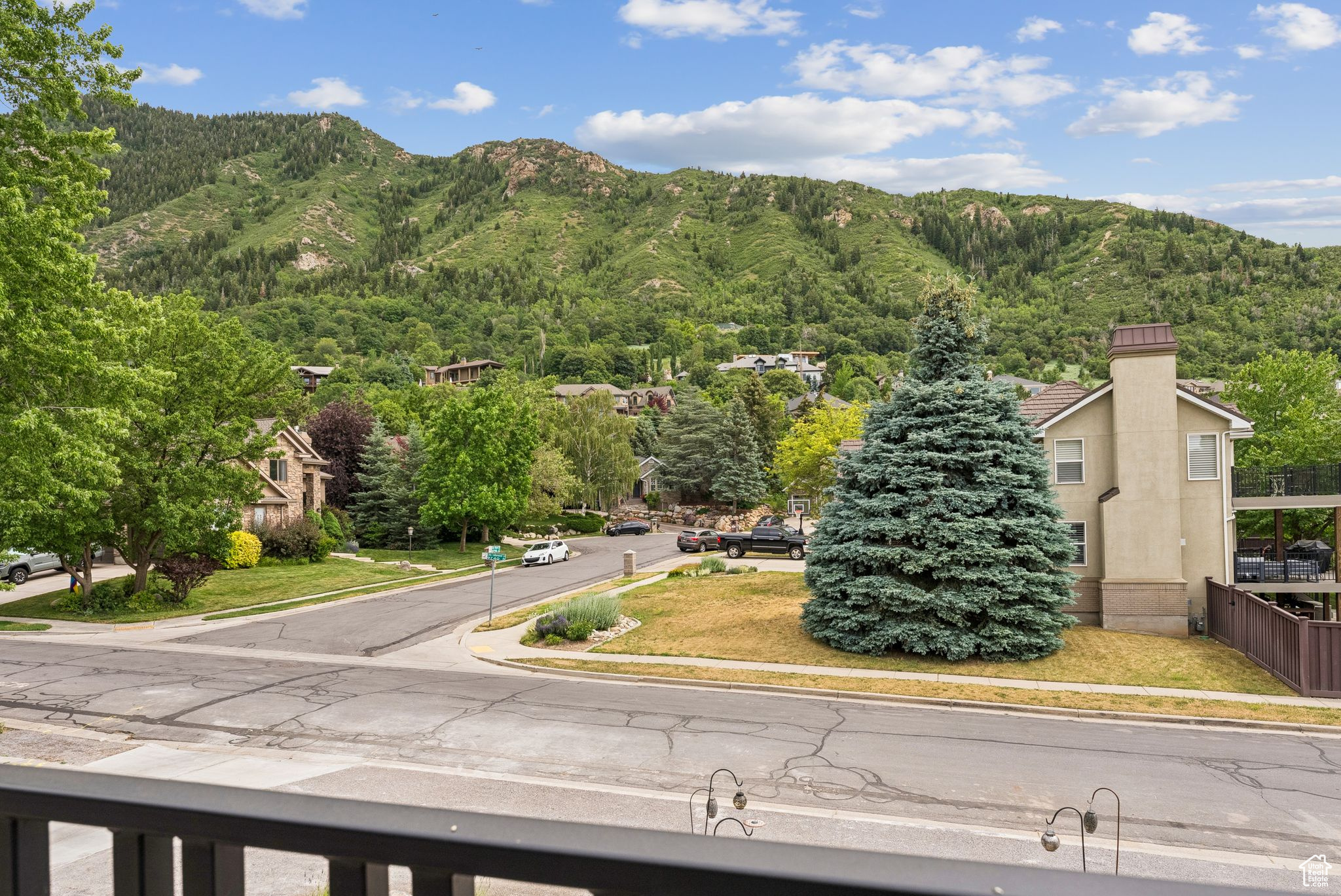 3787 E LITTLE COTTONWOOD LN