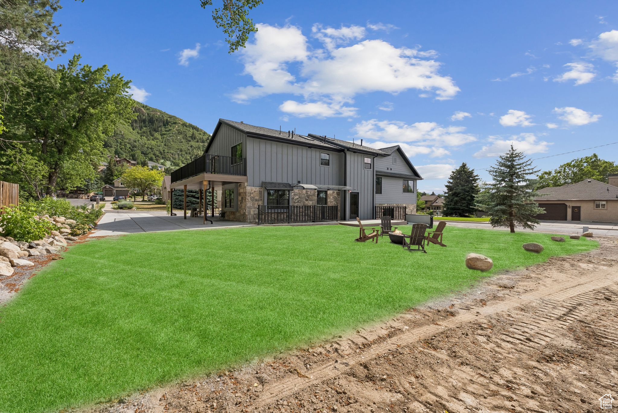 3787 E LITTLE COTTONWOOD LN