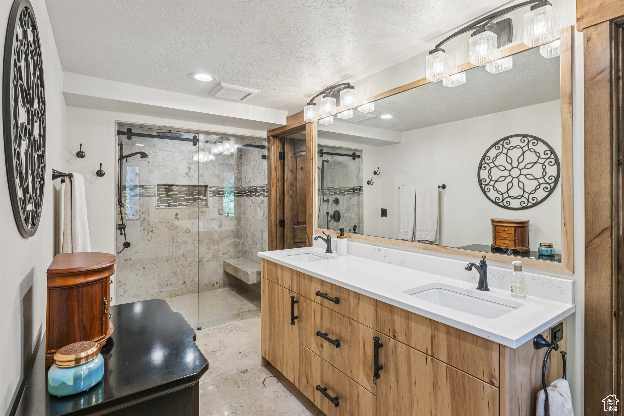 74 THAYNES CANYON DR