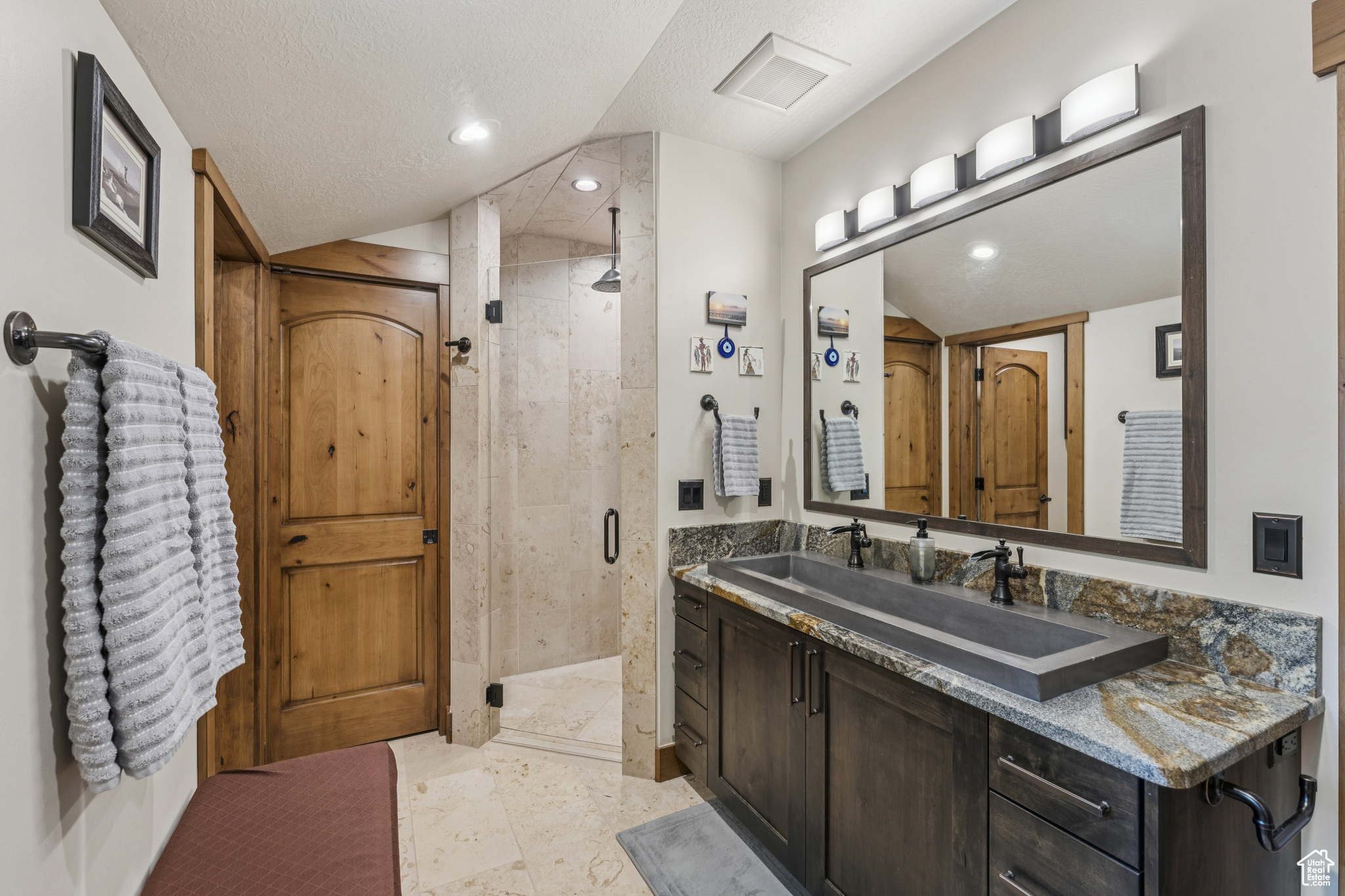 74 THAYNES CANYON DR