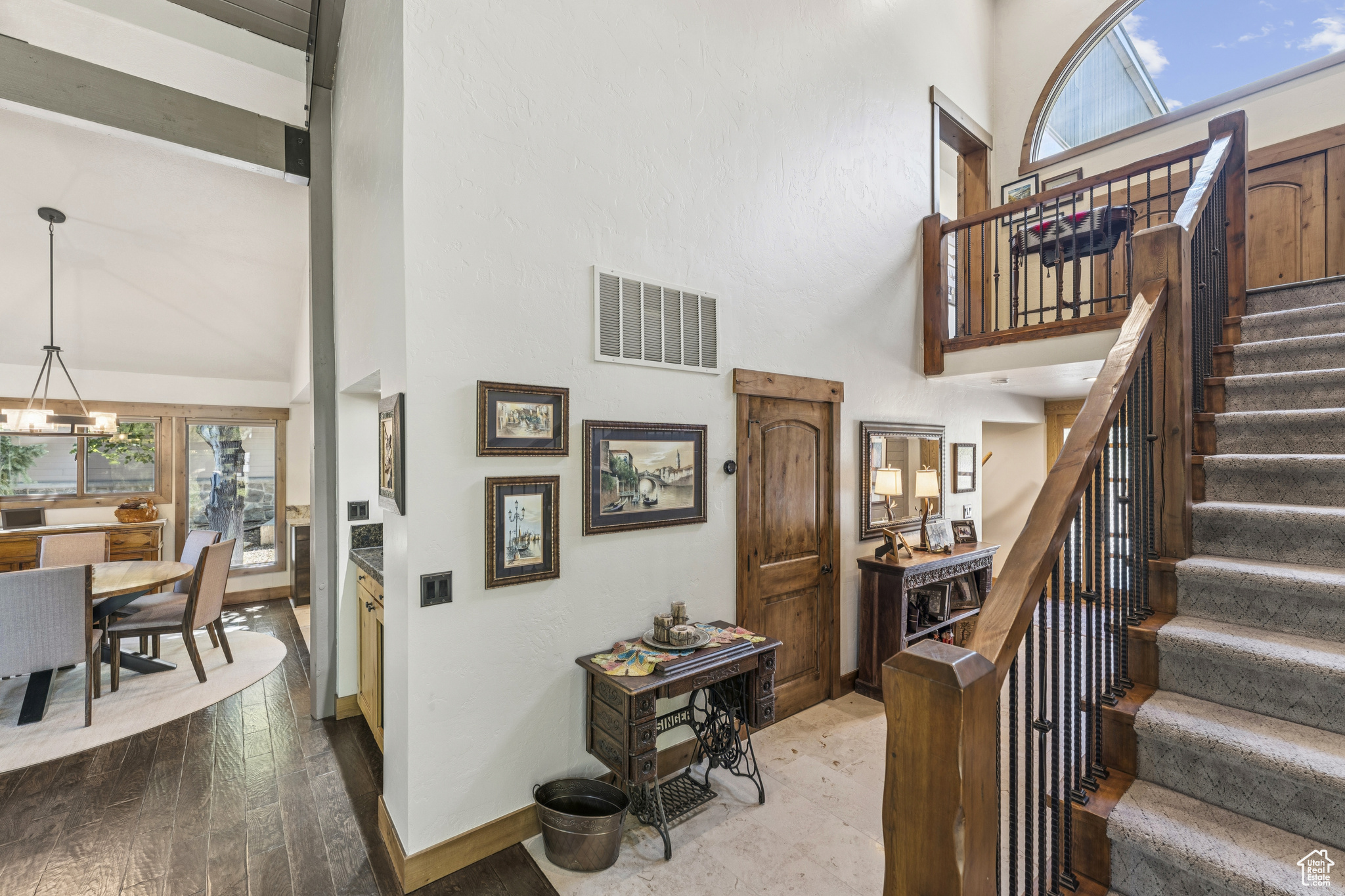 74 THAYNES CANYON DR