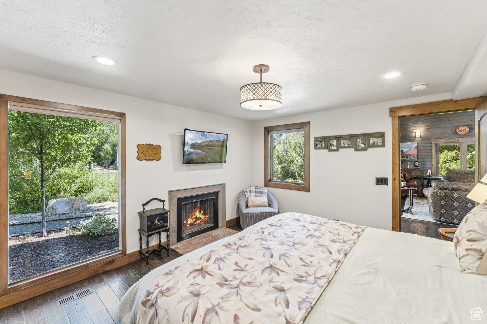 74 THAYNES CANYON DR