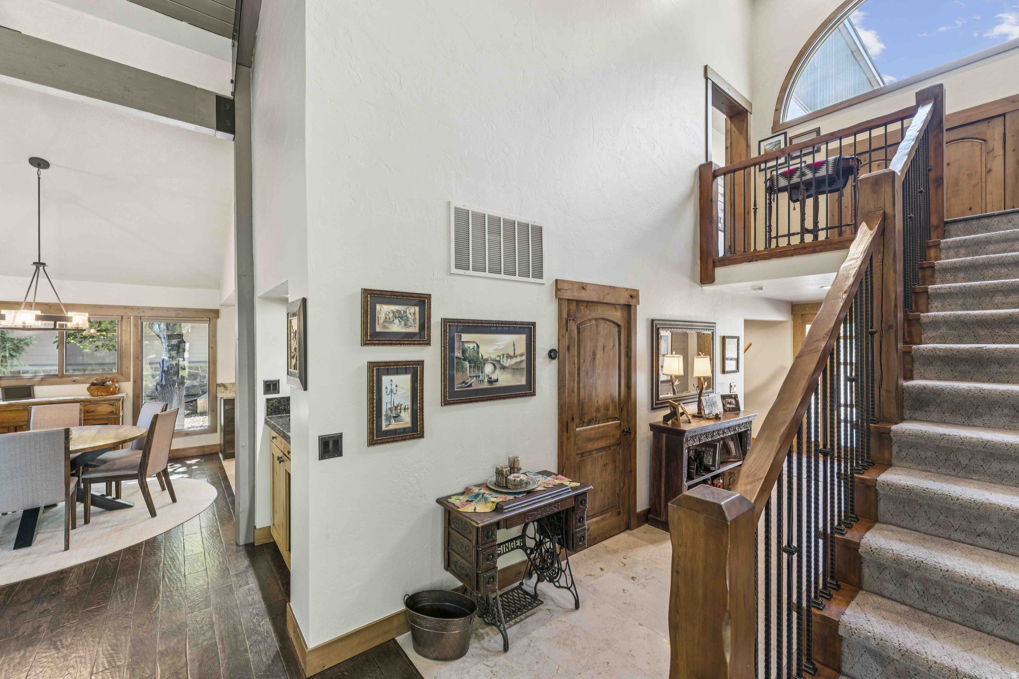 74 THAYNES CANYON DR