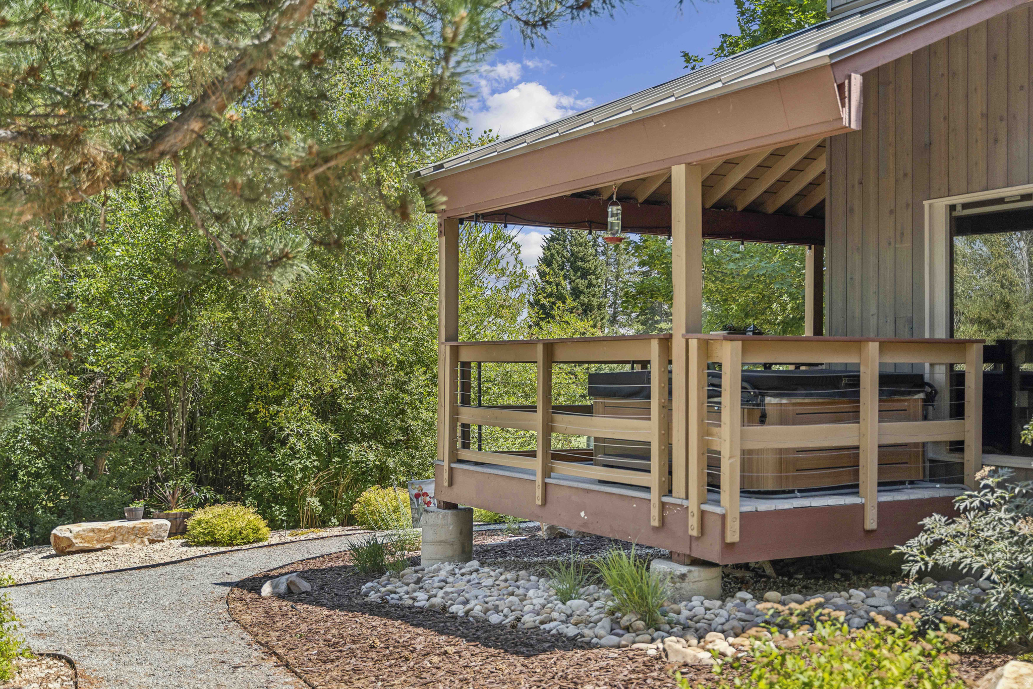 74 THAYNES CANYON DR