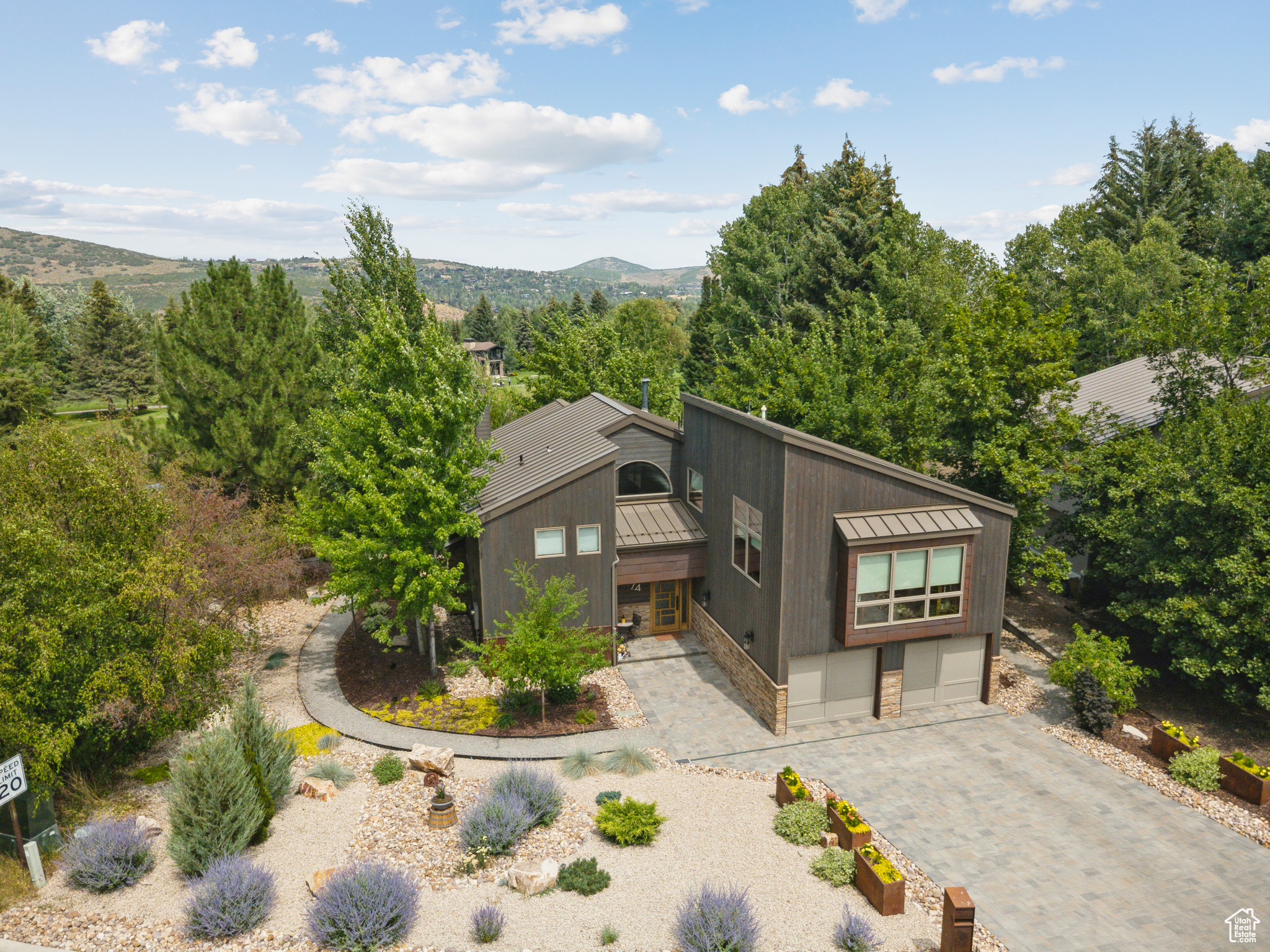 74 THAYNES CANYON DR