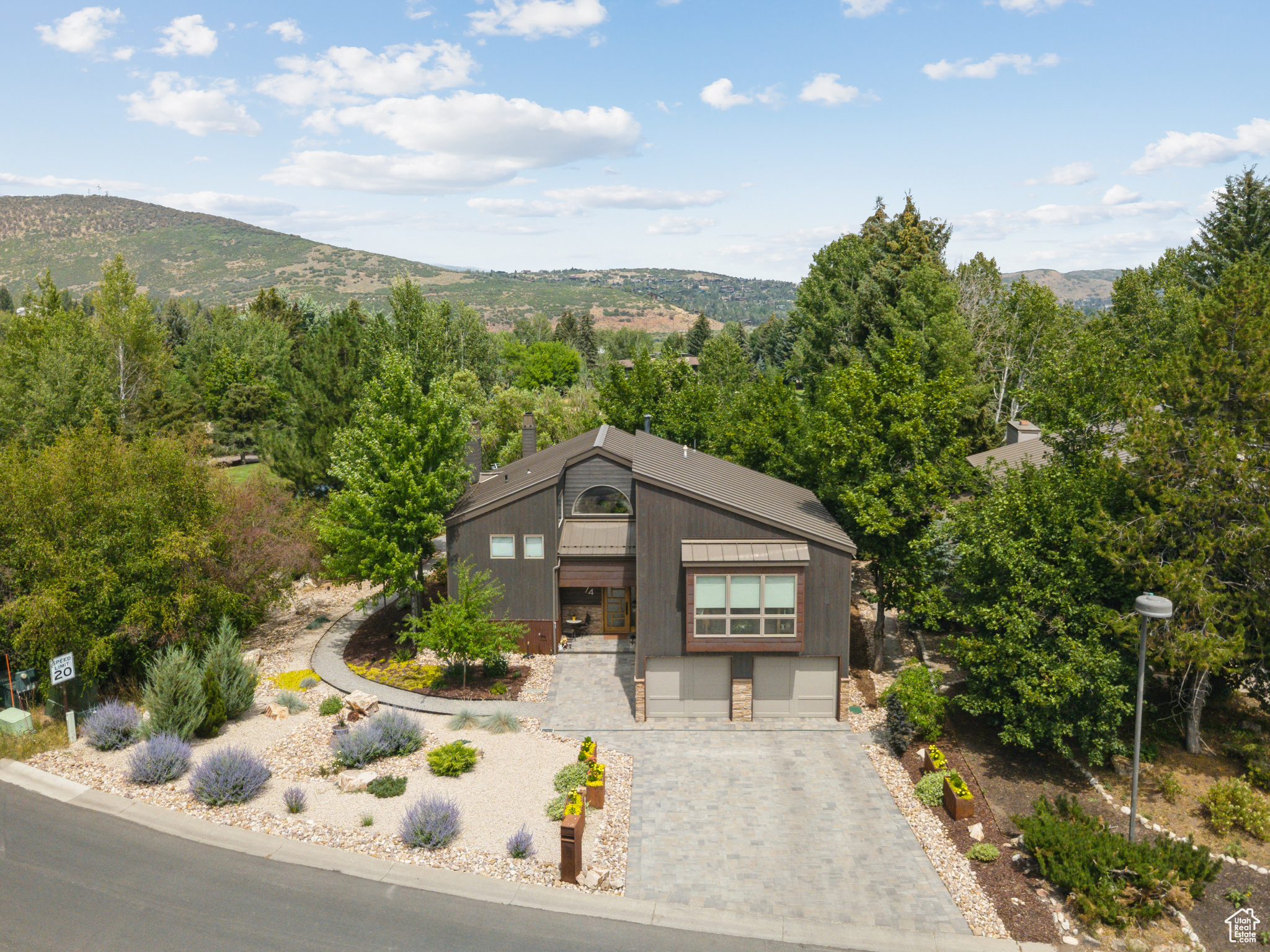 74 THAYNES CANYON DR