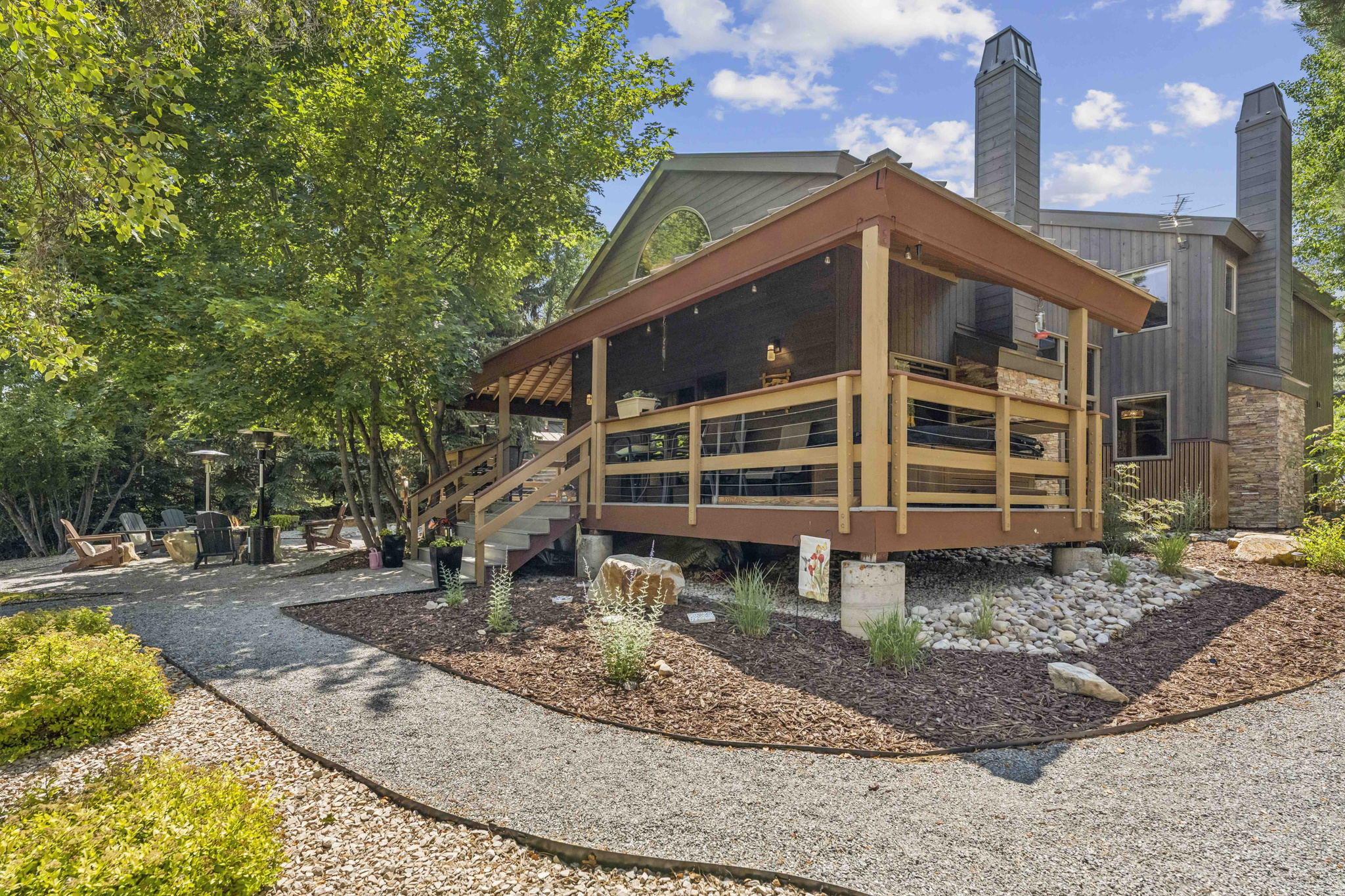 74 THAYNES CANYON DR