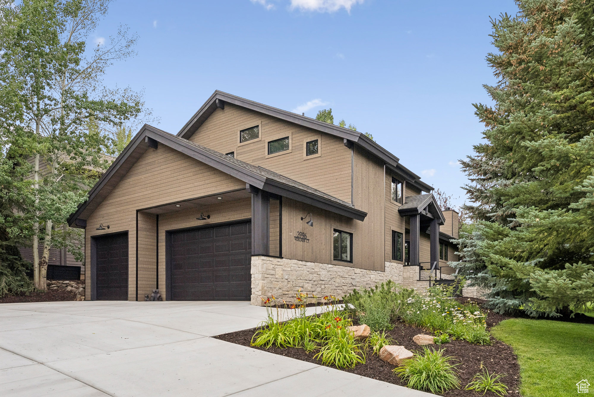 3996 VOELKER CT